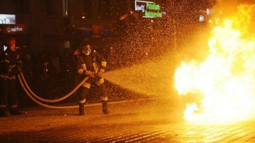 En el momento de la explosión, cuyas causas aún se desconocen, se encontraban más de 200 jóvenes en el club Colectiv (TWITTER)