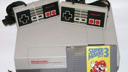 El diseño, que ya es esperado por los fanáticos de los videojuegos, es compatible con televisores modernos pues tiene conexión HDMI 
