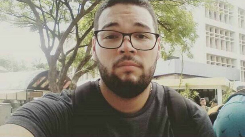 Luis Enrique Vera, de 20 años, fue arrollado durante una protesta antigubernamental que se realizaba este jueves frente a la Universidad Rafael Belloso Chacín (URBE) en Maracaibo, estado Zulia.