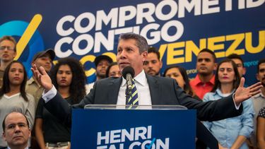 Falcón señaló que ha sostenido reuniones y conversaciones con todos los dirigentes fundamentales de las organizaciones políticas.