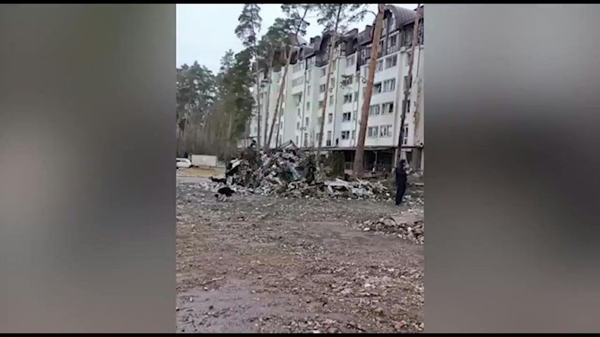 Edificios residenciales destruidos por el ataque de Rusia.