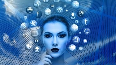 Facebook intenta atraer a los jóvenes con un fondo de mil millones de dólares