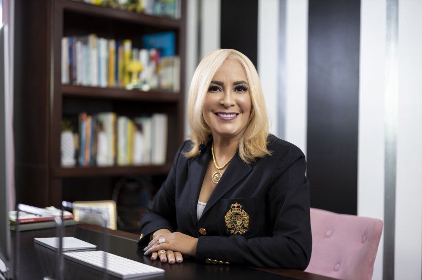 Caroline Diplan es Máster Neurocoach certificada en Hipnoterapia y Biodesprogramación.