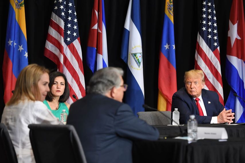El presidente Donald Trump,&nbsp;reunidos con representantes del exilio&nbsp;en Doral, Florida, el 10 de julio de 2020.
