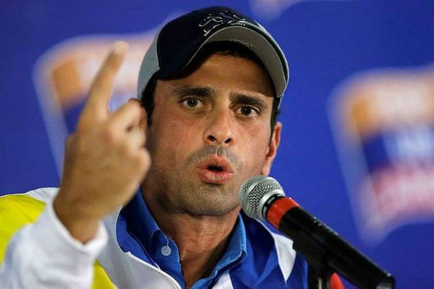 Capriles señaló que el revocatorio es un mecanismo democrático, constitucional, pacífico y electoral para enfrentar la crisis (ARCHIVO)