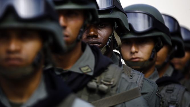 Refuerzo de militares venezolanos en zona fronteriza con Colombia
