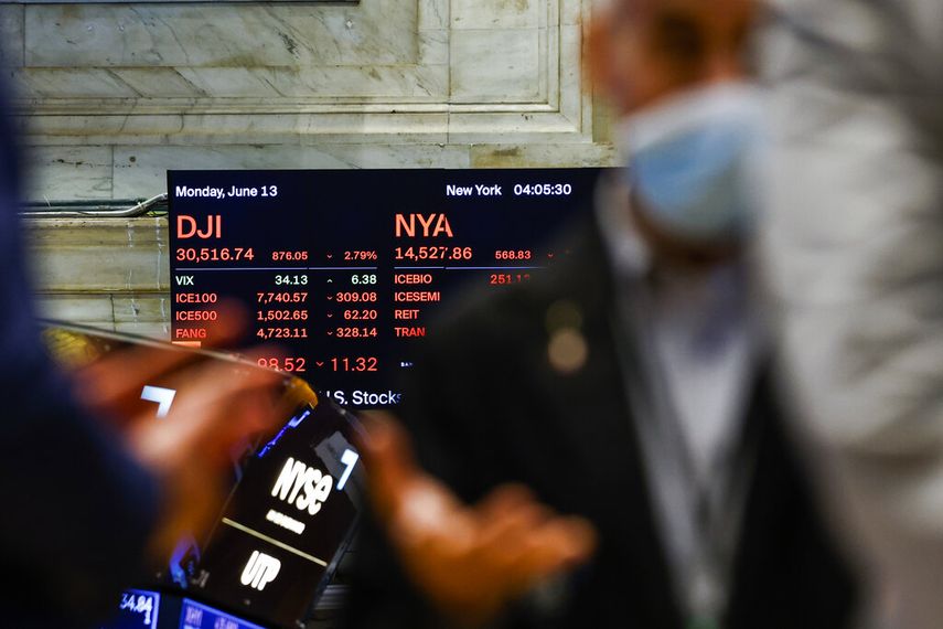 Una pantalla de computadora en la Bolsa de Nueva York.