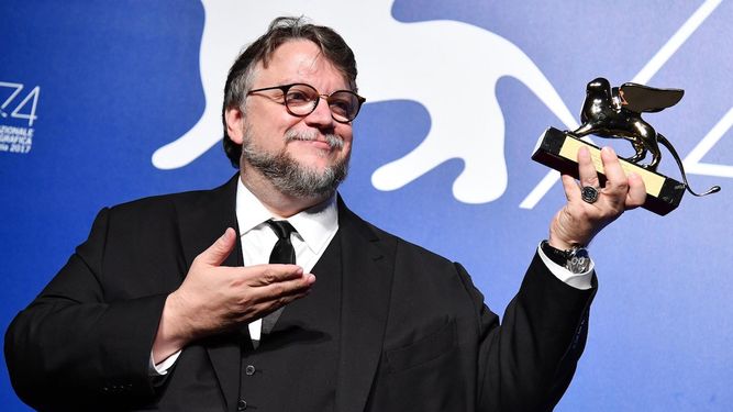 El cineasta mexicano Guillermo del Toro se alza con el León de Oro, en la Mostra de Venecia.&nbsp;