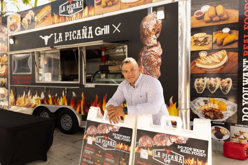 El empresario Josué Echeto.