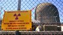 Un letrero de materiales radioactivos en la valla de una central nuclear, en Buchanan, Nueva York. 