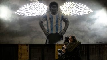 Parte del arte mostrado en la galería en honor a Diego Armando Maradona