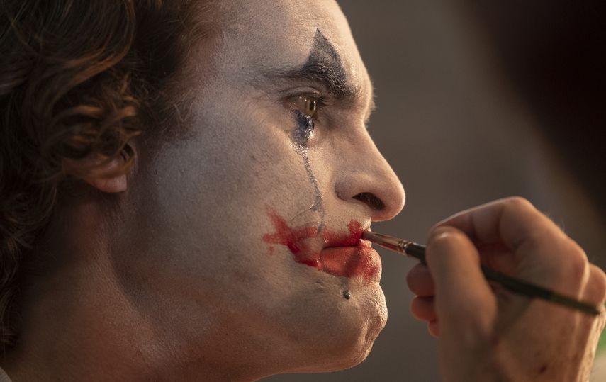 En esta imagen proporcionada por Warner Bros. Pictures Joaquin Phoenix  en una escena de Joker (Guasón) que se estrenará el 4 de octubre.&nbsp;