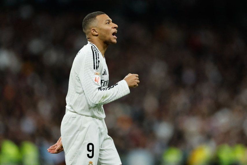 El atacante francés Kylian Mbappé, del Real Madrid, reacciona durante un partido ante el Sevilla, el 22 de diciembre de 2024.