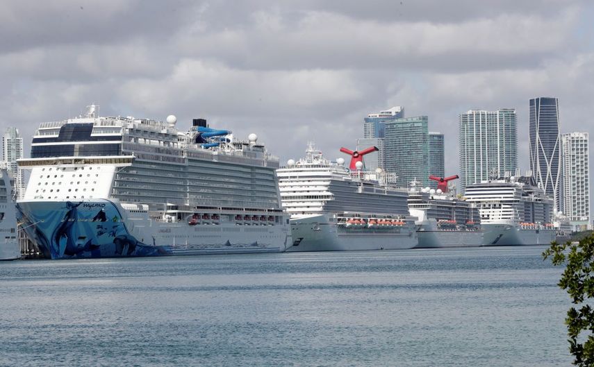 Cruceros atracados en el puerto de Miami el martes 31 de marzo de 2020 en Miami.&nbsp;