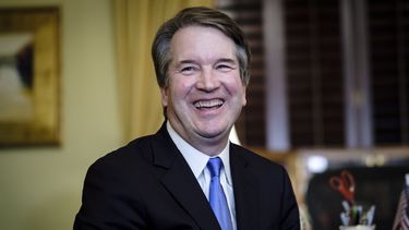 Brett&nbsp;Kavanaugh, el nominado por el presidente, Donald Trump, para ser juez del Tribunal Supremo, y su supuesta víctima, Christine Blasey Ford, afirmaron hoy que están dispuestos a declarar ante los senadores sobre un presunto abuso sexual del magistrado.