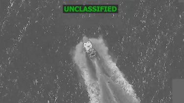 Esta captura de pantalla es de un video publicado por la cuenta X del Comando Sur de EEUU (Southcom) el 15 de diciembre de 2025; muestra un ataque a una embarcación del narcotráfico en el océano Pacífico oriental el 15 de diciembre de 2025.