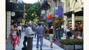 El bulevar Florida cuenta con tiendas, cafeterías, restaurantes y hoteles.&nbsp;