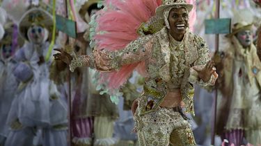 Los desfiles que concluyeron la madrugada de este martes en el Sambódromo de Río de Janeiro estuvieron marcados como nunca antes por una sucesión de accidentes.&nbsp;