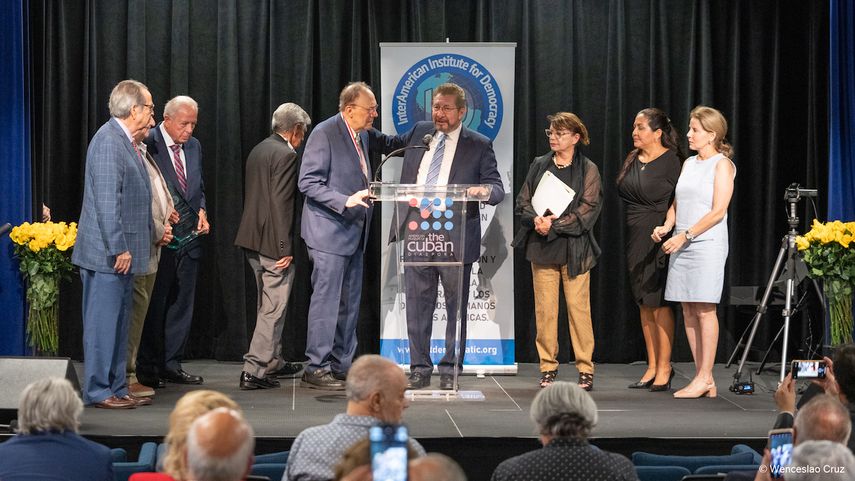 La noche contó con emotivas intervenciones de Tomás Regalado, Alberto Ibargüen, Iliana Lavastida, Sam Verdeja, Gerardo Bongiovanni, Alexis Ortiz, Carlos Sánchez Berzaín, Gina Montaner y Marcel Felipe.