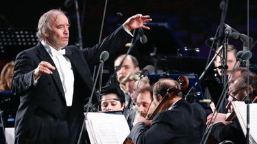 El concierto del célebre director de orquesta rusa pro-Putin Valeri Guerguiev fue cancelado, anunciaron el lunes los organizadores