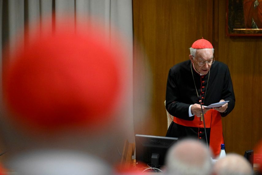 El cardenal Giovanni Battista Re, decano del Colegio Cardenalicio, presidirá el cónclave que elegirá al sucesor del papa Francisco El cardenal Giovanni Battista Re, decano del Colegio Cardenalicio, presidirá el cónclave que elegirá al sucesor del papa Francisco