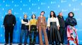 Radu Jude, Valeska Grisebach, Carla Simon, Kristen Stewart, Golshifteh Farahani, Johnnie To, y Francine Maisler, posan durante la inauguración de la Berlinale, el primer gran festival de cine del año en Europa, el 16 de febrero de 2023 en Berlín.