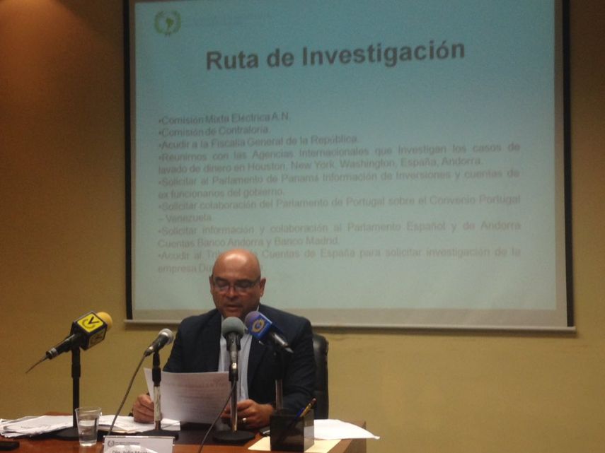 Julio Montoya se mantiene firme en sus investigaciones pese a las presiones gubernamentales (CORTESÍA) 