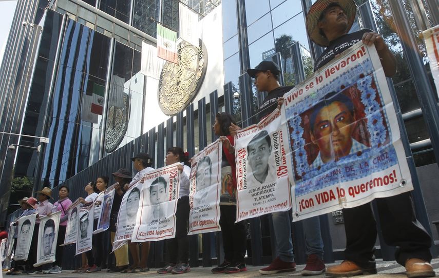 El caso de los 43 estudiantes normalistas de Ayotzinapa impulsó a la elaboración de la ley de desaparición forzada, aprobada por la Cámara de Diputados de México.