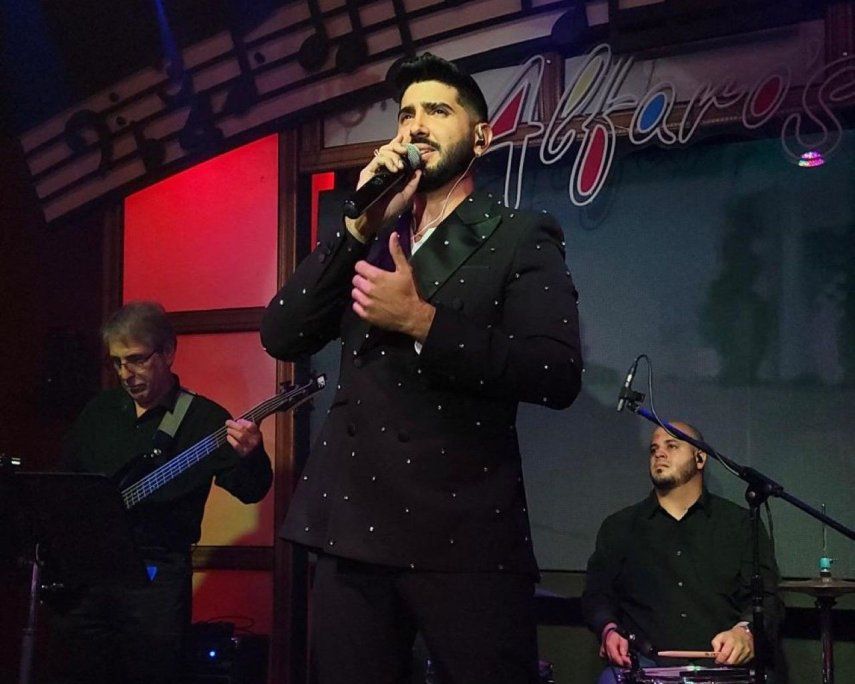 Néstor Alsan Santana, en una noche íntima en Alfaros.