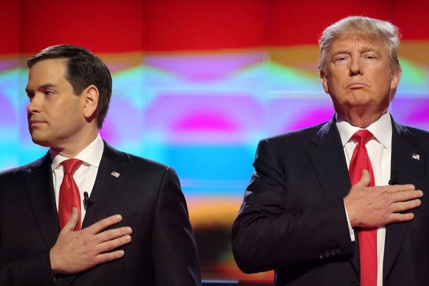 Los candidatos a la presidencia por el Partido Republicano, Marco Rubio y Donald Trump participan, el jueves 10 de marzo de 2016, del debate presidencial republicano de CNN en la Universidad de Miami. (EFE)