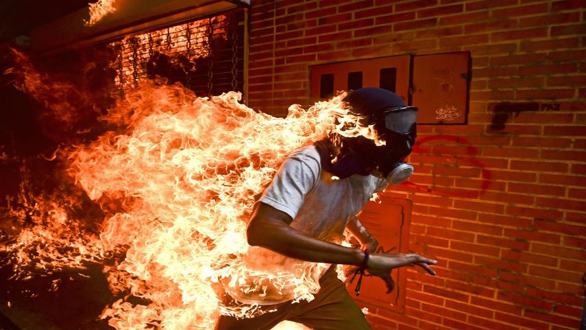 La foto del venezolano Ronaldo Schemidt ha sido nominada a Foto del Año en el World Press Photo&nbsp;