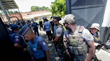 La Policía Militarizada explicó que dos encapuchados, aparentemente dos adolescentes entraron esta mañana en la escuela Raúl&nbsp;Brasil, en Suzano.
