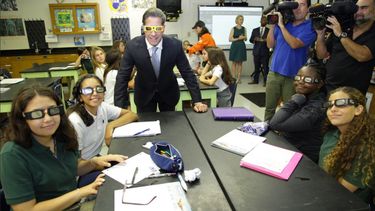 El superintendente del distrito escolar del condado Miami-Dade, Alberto Carvalho, en la Escuela Carver.