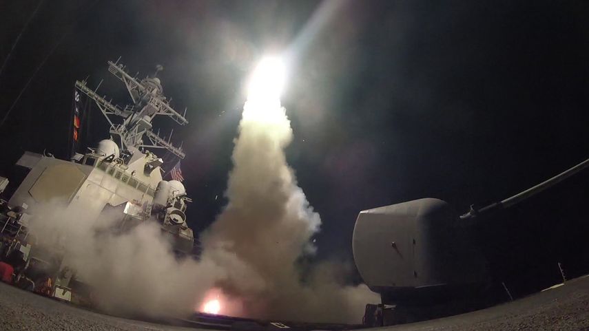 Fuerzas militares de EEUU lanzaron decenas de misiles crucero contra Siria.