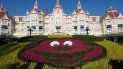 Mickey Mouse protagoniza la decoración navideña en Disneyland París en 2019. Mickey Mouse protagoniza la decoración navideña en Disneyland París en 2019.