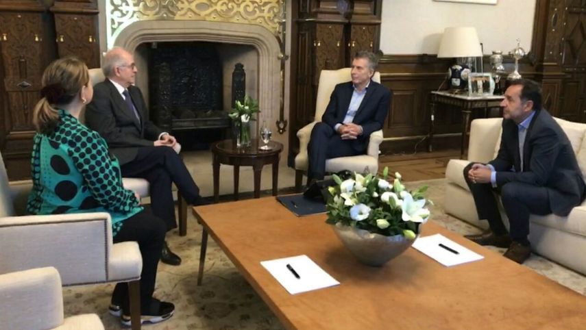 Macri recibió a Ledezma en su despacho en Casa Rosada, encuentro del que  también participaron Mitzy Capriles, esposa del exalcalde, y el  secretario de Asuntos Estratégicos de Argentina, Fulvio Pompeo.