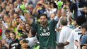 A su cuenta en Serie A, Buffon añade 175 con la selección, además de los que jugó en Copa de Italia, Liga de Campeones y Europa League. También el puñado que disputó en Francia con el París Saint-Germain, lo que le lleva a una cifra vertiginosa: 1.089 partidos como profesional, a la espera del duelo del sábado. A su cuenta en Serie A, Buffon añade 175 con la selección, además de los que jugó en Copa de Italia, Liga de Campeones y Europa League. También el puñado que disputó en Francia con el París Saint-Germain, lo que le lleva a una cifra vertiginosa: 1.089 partidos como profesional, a la espera del duelo del sábado.
