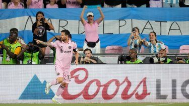 Lionel Messi del Inter Miami celebra tras anotar un gol ante Orlando City en la Leagues Cup, el miércoles 2 de agosto de 2023, en Fort Lauderdale, Florida.