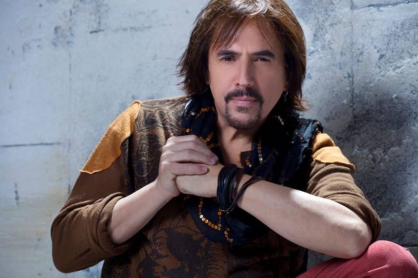Alejando Lerner define su música como pop rock y tiene más de 30 años en la industria musical. (CORTESÍA)