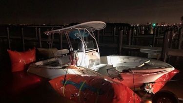 Una de las embarcaciones que impactó en Miami. La Guardia Costera halla cuerpo de hombre desaparecido tras accidente.