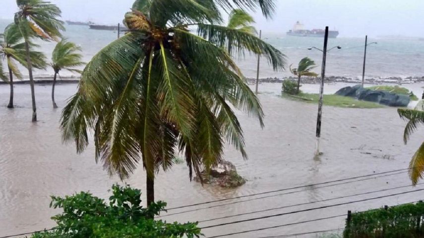 Algunas zonas se encuentran anegadas por las precipitaciones y hubo hundimientos en carreteras en la provincia de Chiriquí, fronteriza con Costa Rica.