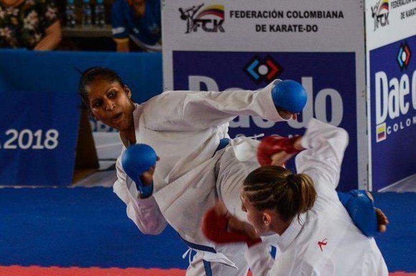 La karateca Cirelys Martínez, único oro de la jornada, durante un combate.