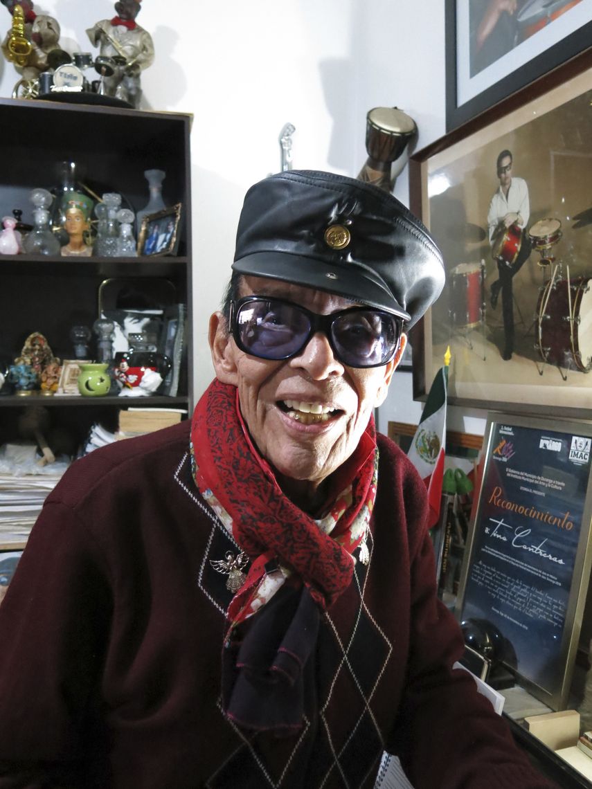 En esta fotografía del 18 de marzo de 2021 el jazzista mexicano Tino Contreras posa en suestudio en la Ciudad de México. Contreras, pionero del jazz mexicano y autor de la Misa en jazz falleció el 9 de septiembre de 2021.&nbsp;