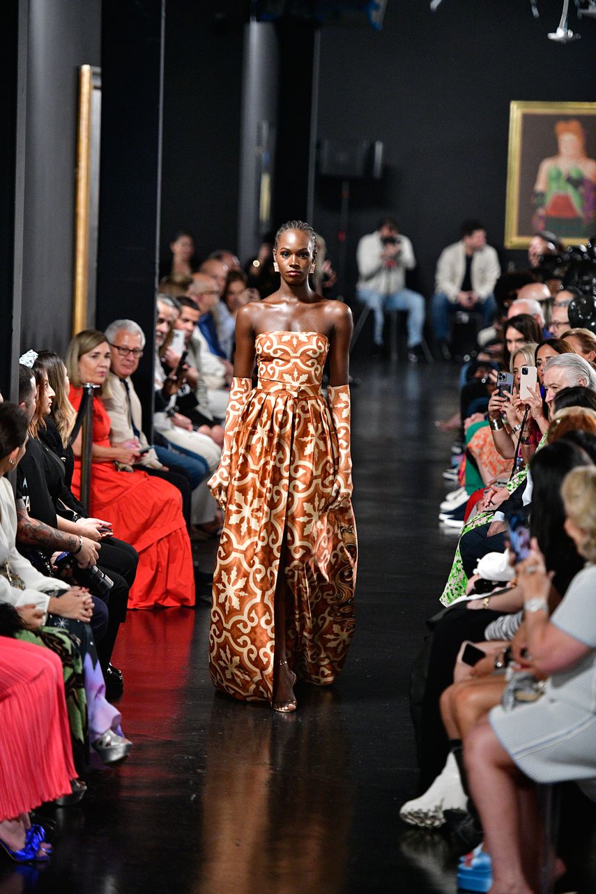Piezas de la colección Óleo sobre lienzo, que la diseñadora Yas González mostró en Miami Fashion Week.