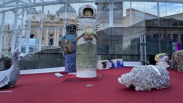 El pesebre postmoderno de San Pedro provoca cierto desconcierto con la figura de un astronauta
