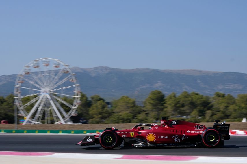 El piloto de Ferrari Charles Leclerc dejó el mejor tiempo en las primeras pruebas rápidas de Francia