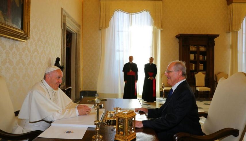 El papa Francisco se reúne con el presidente de Perú, Pedro Pablo Kuczynski.&nbsp;