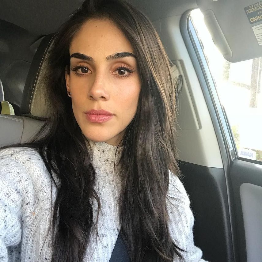 La actriz y cantante Sandra Echeverría es una de las concursantes del nuevo show de Univision, Tu cara me suena.