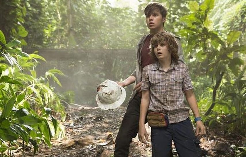 Según informó Universal Pictures, Jurassic World lleva ya recaudados 1.522 millones de dólares, con lo que desbanca de la tercera posición a la cinta de superhéroes de Marvel Los vengadores (2012). 