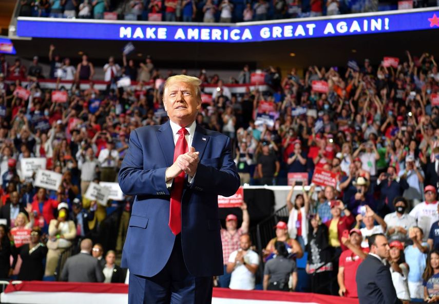 Cientos de simpatizantes acudieron temprano para la primera concentraci&oacute;n pol&iacute;tica en meses del presidente Donald Trump, en Tulsa, Oklahoma.